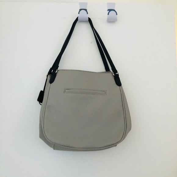 4 handbags for the price of one! - Picture 2 of 6